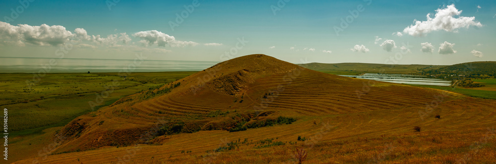 Fototapeta premium end of summer on the plain seen from the heights