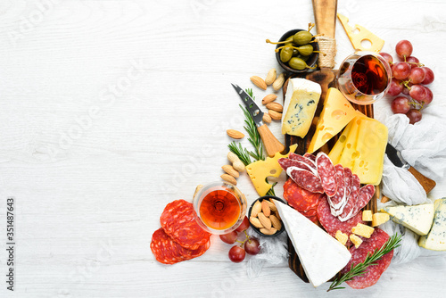 Bild auf Leinwand Italian antipasti wine snacks set