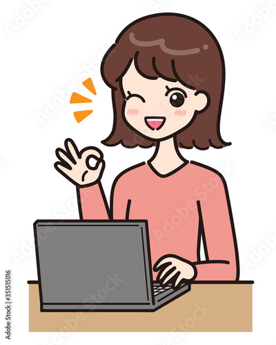 女性　パソコン　ポーズ