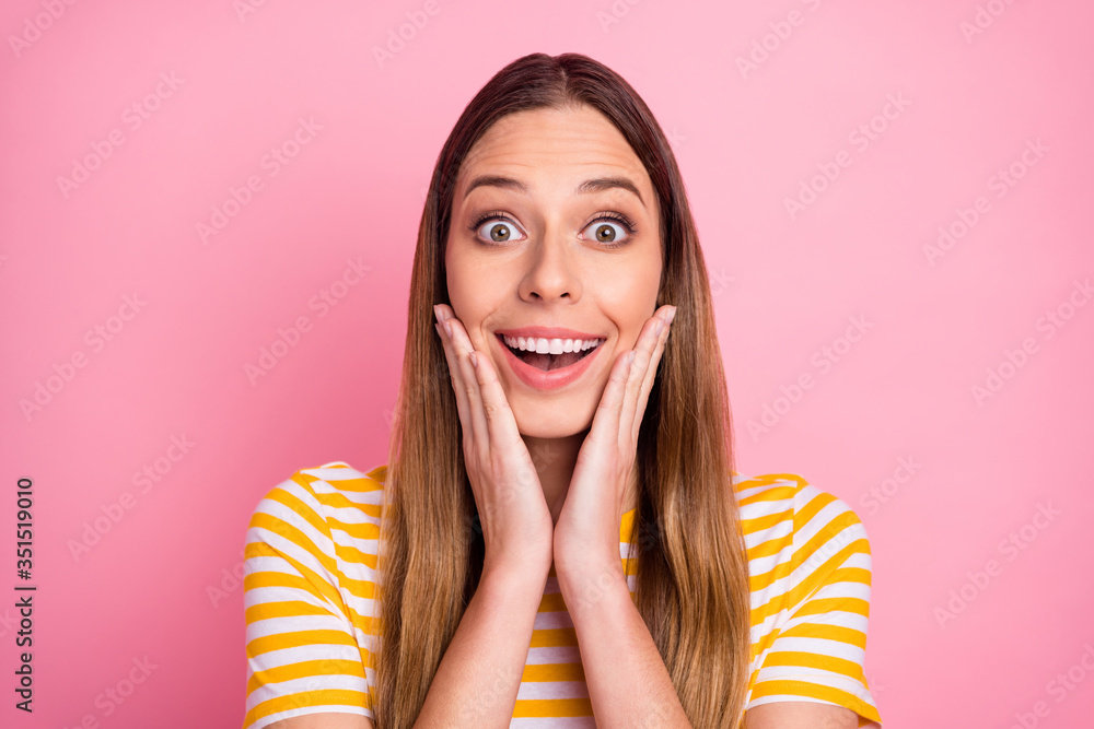 Φωτογραφία Close-up portrait of her she nice attractive lovely pretty amazed girlish cheerf