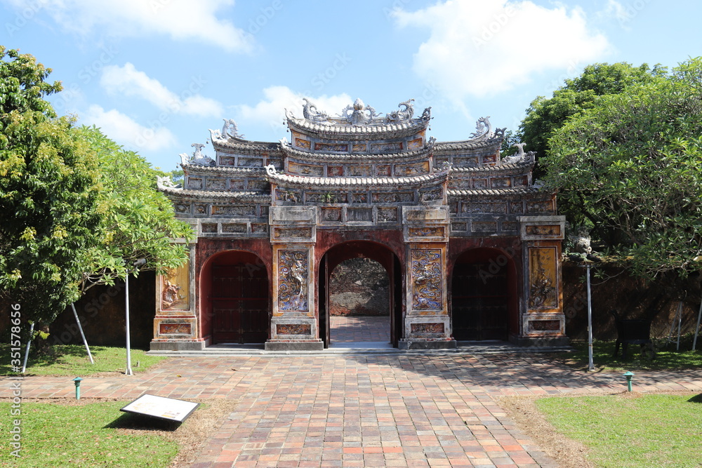 Fototapeta premium Portail de la Cité impériale à Hué, Vietnam 