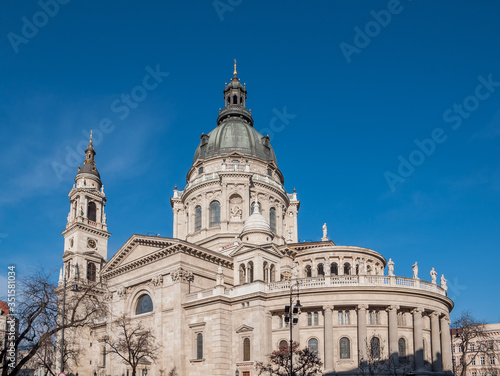 St. Stephen's Basilica is a Roman Catholic basilica in Budapest, Hungary. © alesinya7