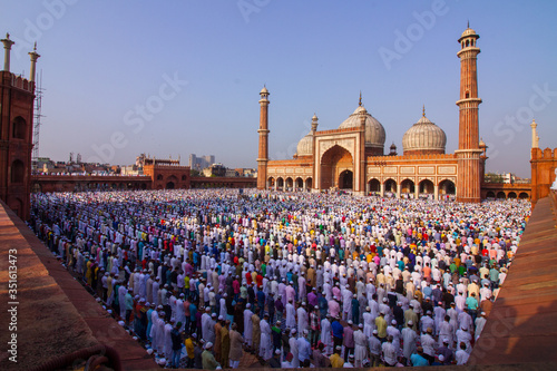 eid namaz at delhi jama masjid photo
