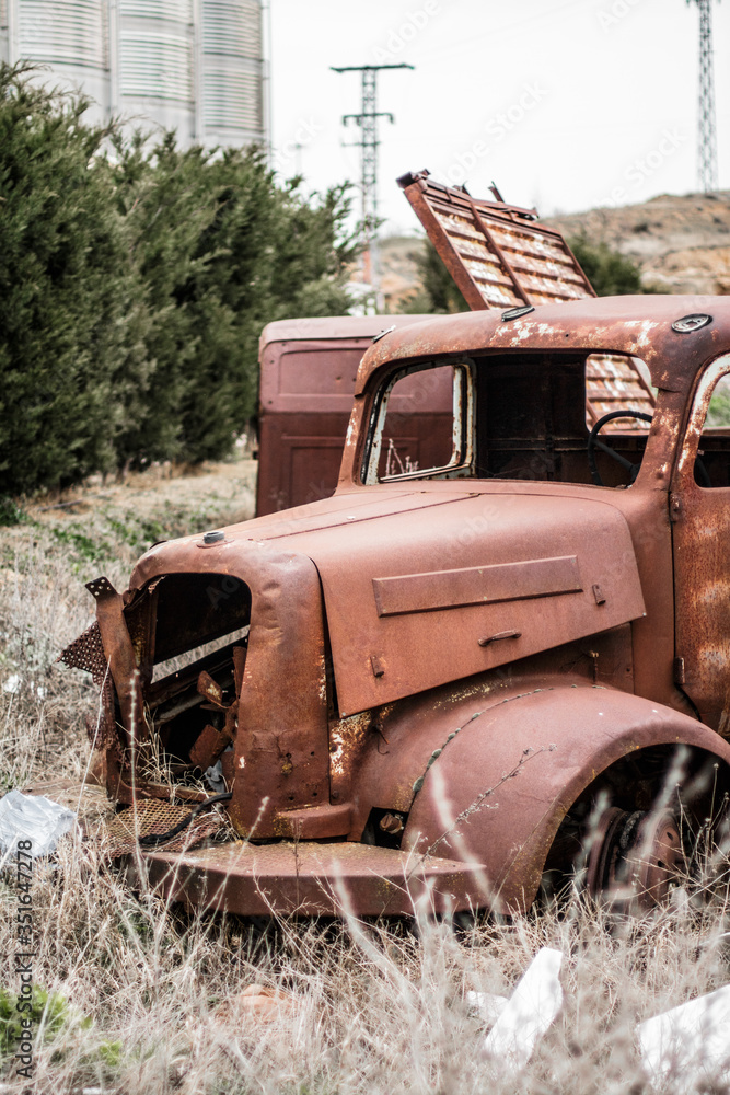 Obraz premium Old rusty truck