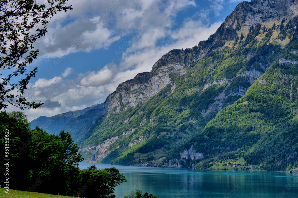 idyllische Panoramalandschaft in der Schweiz im Mai 2020