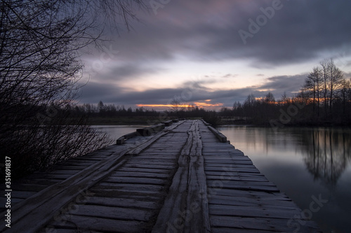 Fototapeta Naklejka Na Ścianę i Meble -  bridge in the morning