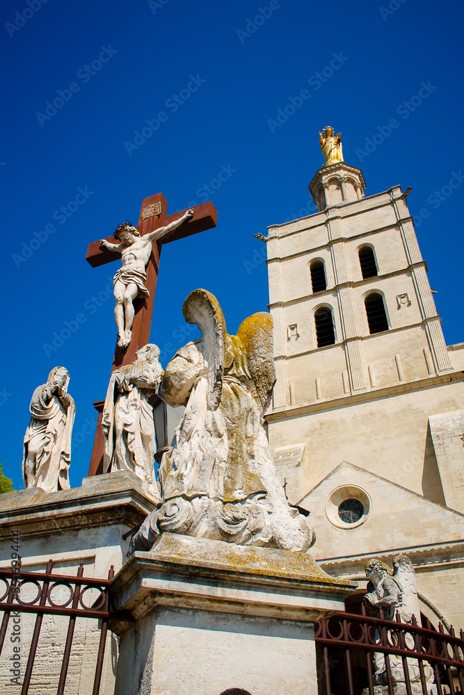 Obraz premium this is the old town in Provence the city of Avignon