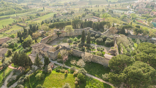 San Gimignano  citt   medioevale in toscana italia