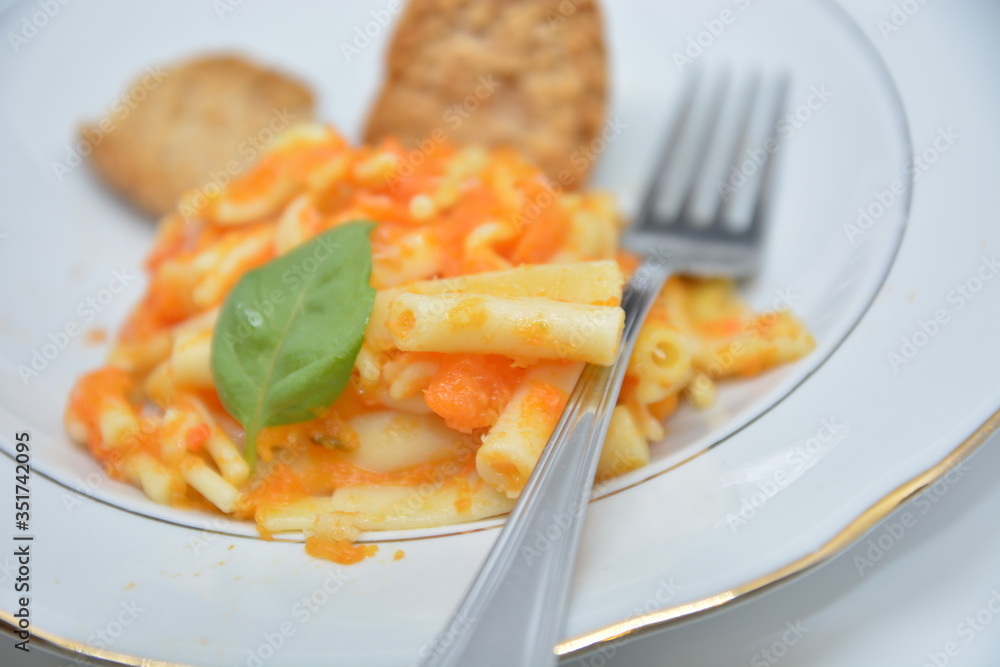 pasta con zucca piatto italiano pasta con zucca piatto italiano
