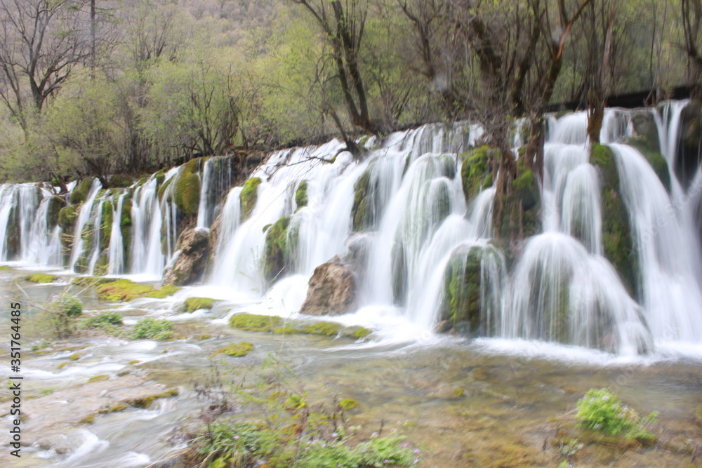 中国で最も美しい風景といわれる　九寨溝（中国）