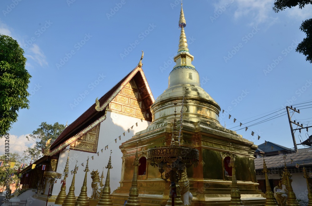 Naklejka premium Golden chedi of Wat Phra Singh in Chiang Rai