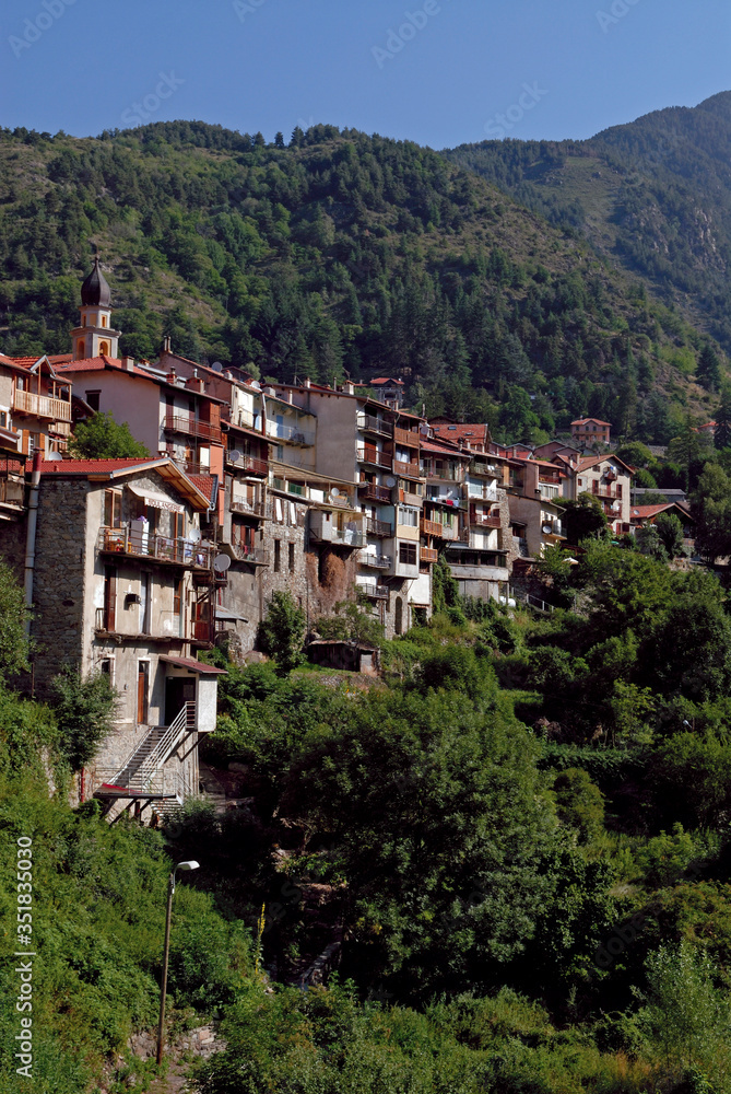 village de Saint Martin Vésubie dans le haut pays niçois dans les Alpes Maritimes en France