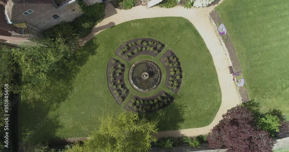 Stunning circular garden layout in English country home