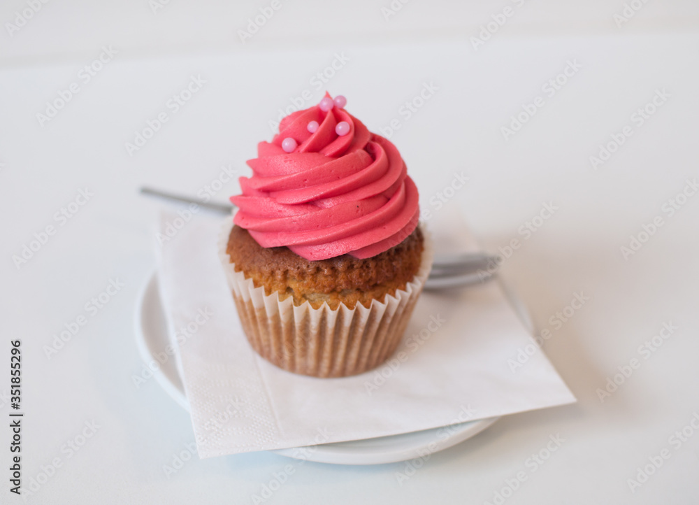 Cupcake served on table Cupcake served on table
