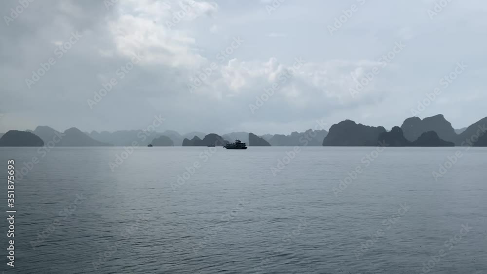 Baie d'Halong, Vietnam Baie d'Halong, Vietnam