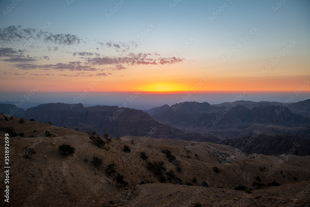 Fototapeta premium sunset in the mountains desert