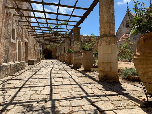 pergola amphoren steinweg altes kloster photo