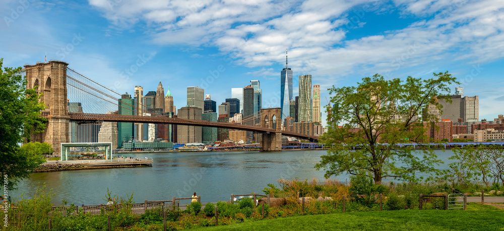 Brooklyn Bridge and Manhattan skyline as seen from Brooklyn Bridge Park, New York City