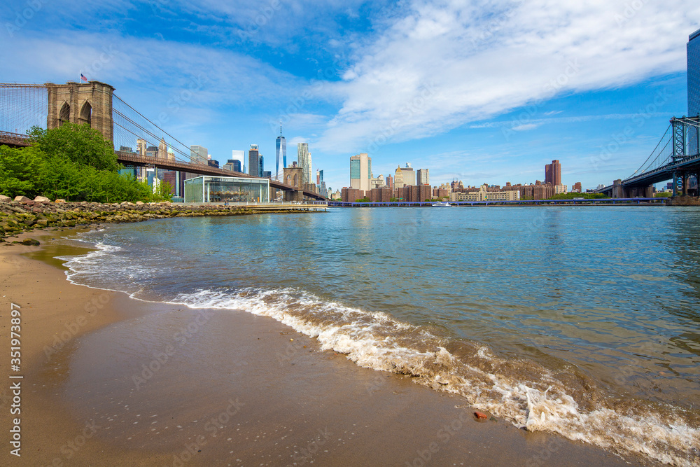 Brooklyn Bridge and Manhattan skyline as seen from Brooklyn Bridge Park, New York City