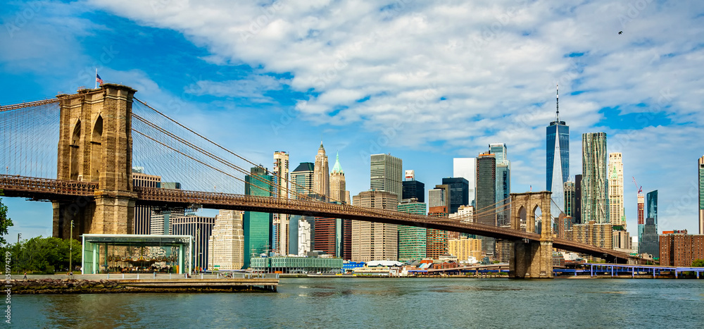 Brooklyn Bridge and Manhattan skyline as seen from Brooklyn Bridge Park, New York City