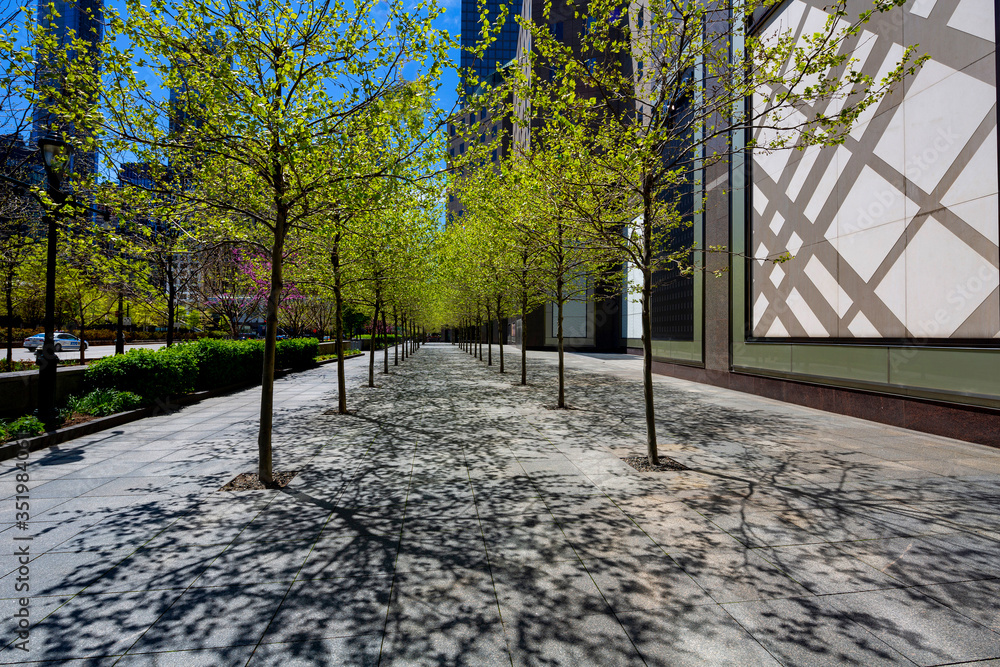 Walkway in downtown Manhattan at spring.