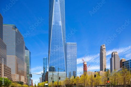 Obraz na płótnie New York, NY, USA - May 2, 2020: View of World Trade Center complex at Lower Manhattan. w salonie