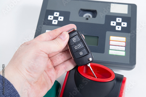 Car keys, manufacturing. Chips, programming. Equipment for making car keys.