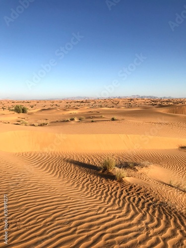 Never-ending desert sands of Dubai