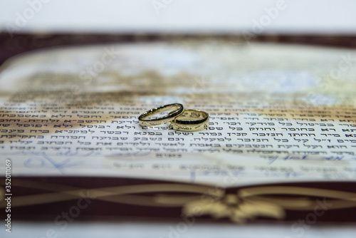 Ketubah weddings rings