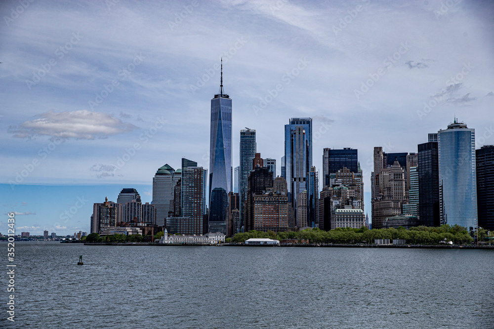 One World Trade Center and New York City skyline
