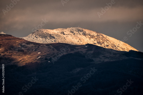Fototapeta Naklejka Na Ścianę i Meble -  A snowy landscape from the Bieszczady National Park. Mount Tarnica. Carpathians. Poland.