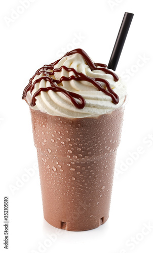 Photographie chocolate milkshake in plastic take away cup