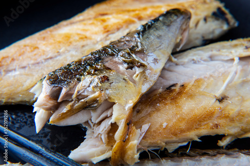 Baked mackerel whice is picked with salt AND called Jaban-godeung-eo