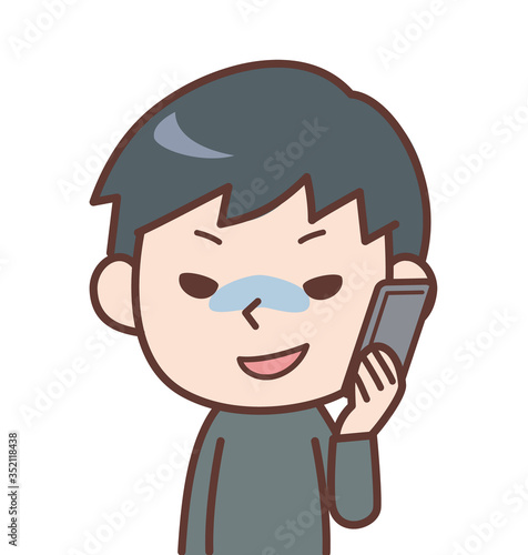 スマホで電話する不審な男