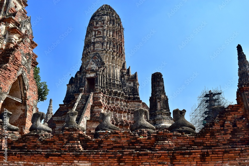 The old stupa and broken buddha statues at Ayutthaya.