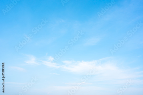 Blue sky and cloud on daytime © Torychemistry