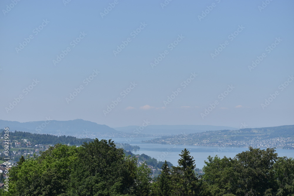 Ausblick über den Zürichsee in der Schweiz 18.5.2020