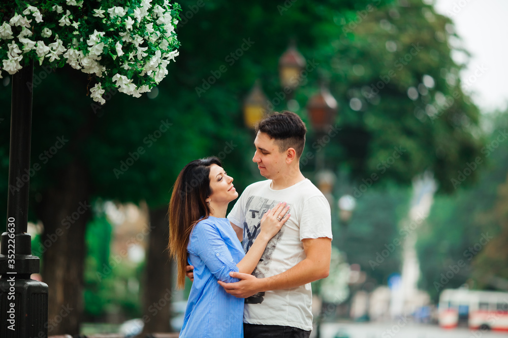 Obraz premium Couple have fun in the city. lviv