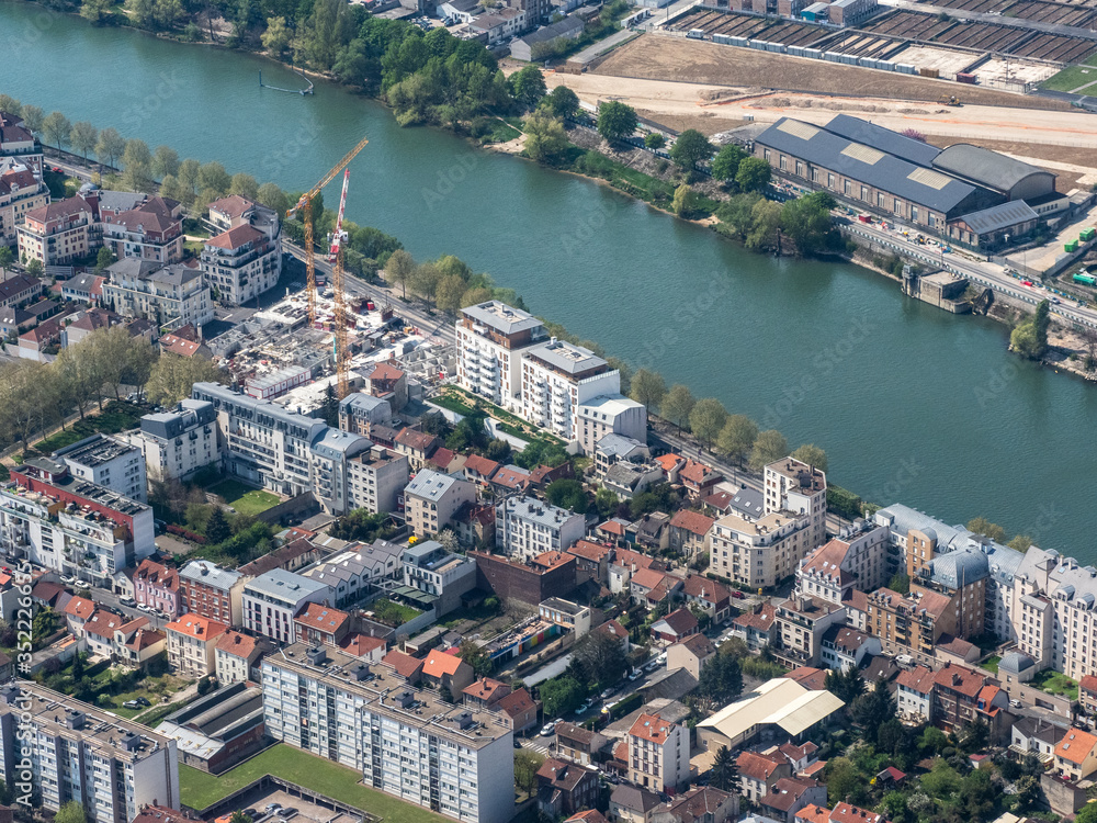 vue aérienne de Charenton-le-Pont près de Paris