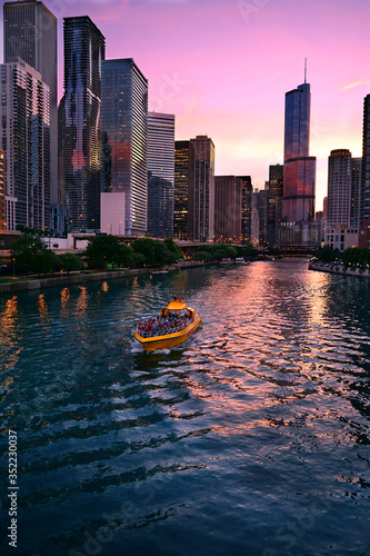 Chicago sunset on the river