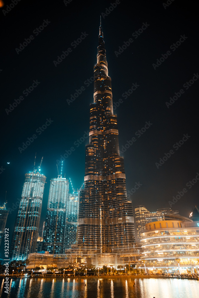 February 29, 2020 - Dubai, UAE - show fountain next to Burj Khalifa