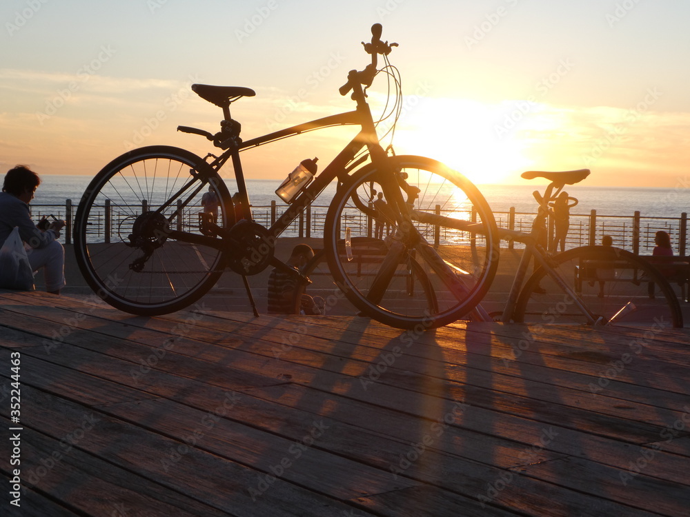 Fototapeta premium bicycle on the beach