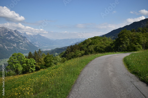 alpiner Wanderweg in Flumserberg in der Schweiz 17.5.2020