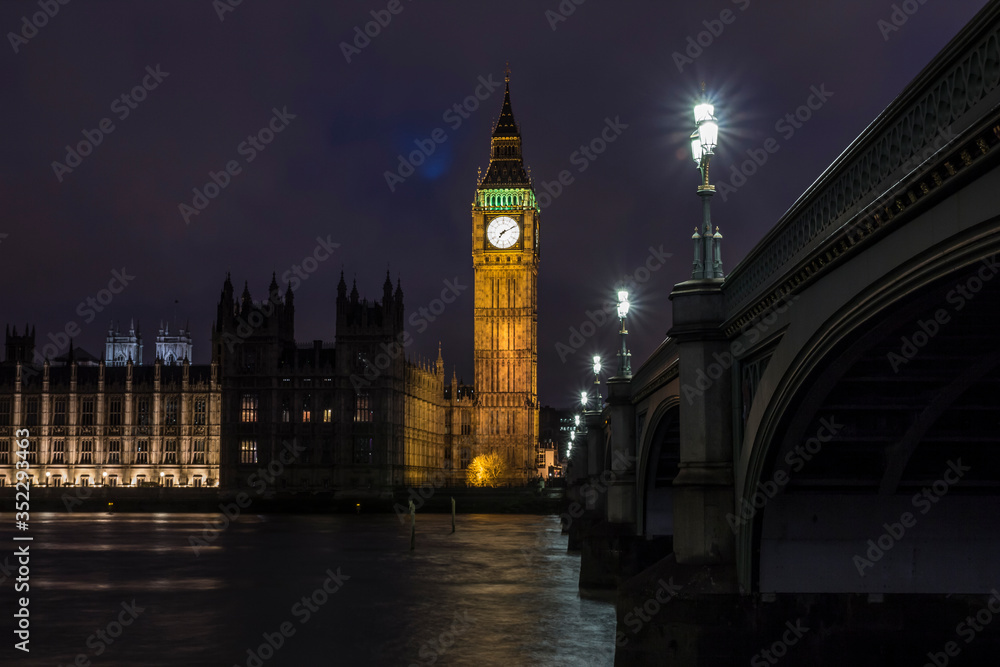 houses of parliament at night