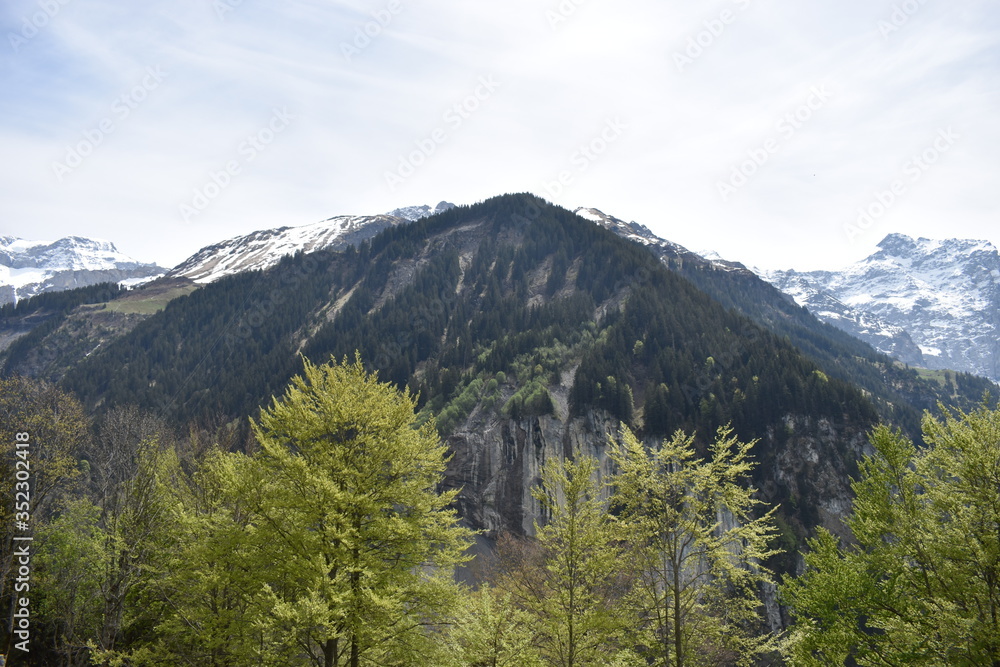 Klausenpass in der Schweiz Berglandschaft 8.5.2020