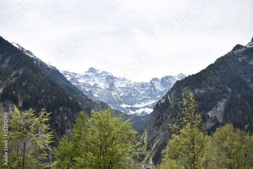 Klausenpass in der Schweiz Berglandschaft 8.5.2020 © Robert