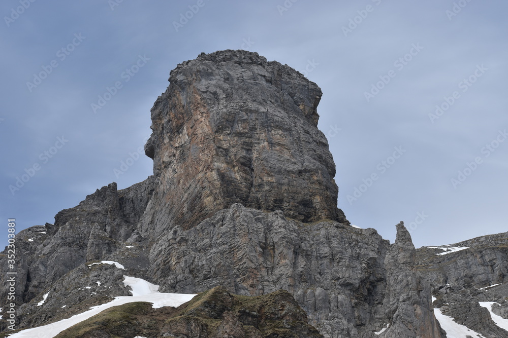 Naklejka premium Klausenpass in der Schweiz Berglandschaft 8.5.2020