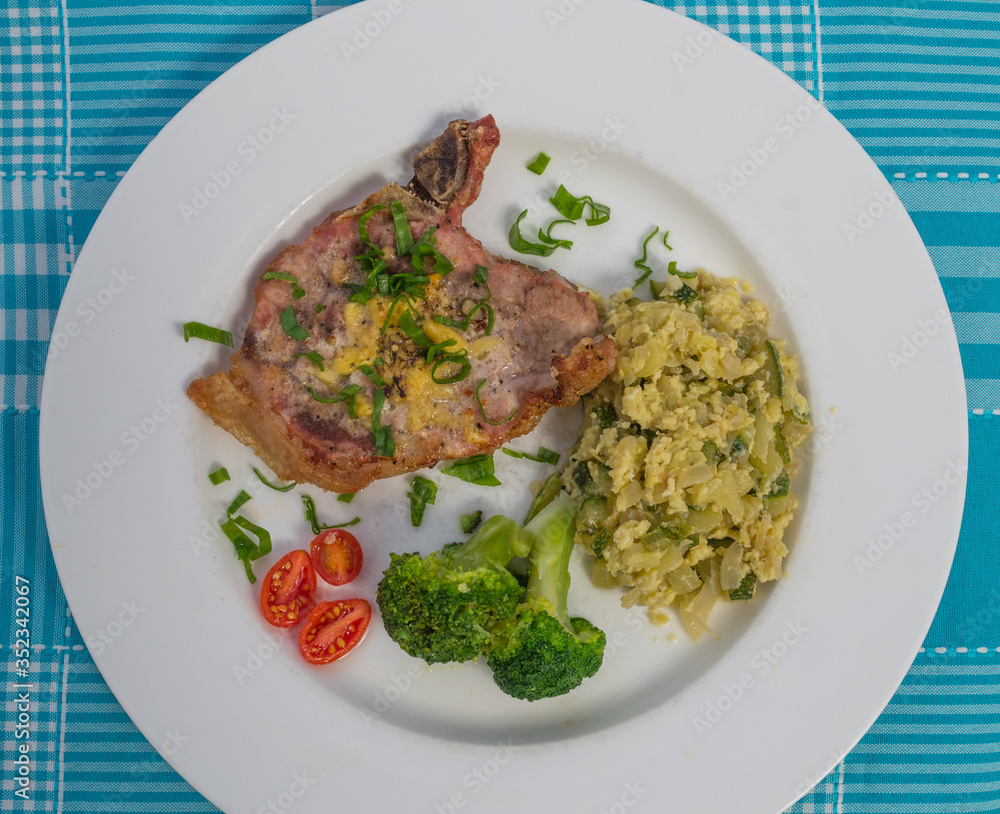 PORK CHOPS WITH TASTY VEGETABLES