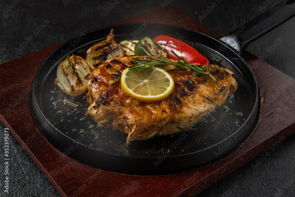 チキンのグリル iron pan and herb roasted chicken チキンのグリル iron pan and herb roasted chicken