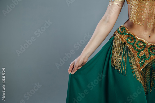 Oriental Green Indian Сostume Details. beautiful waist